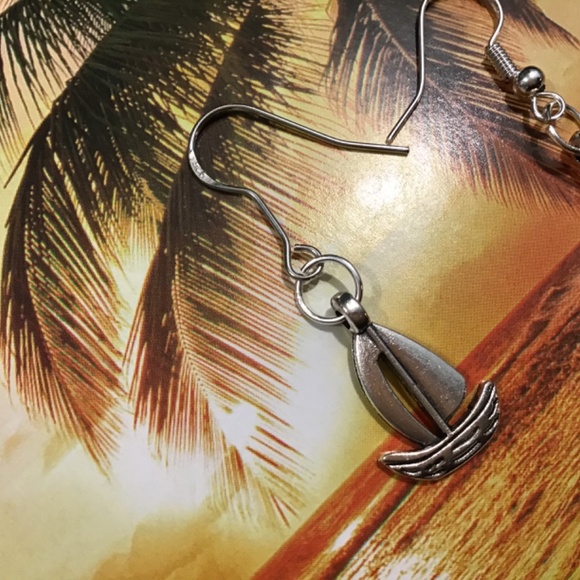Silver 925 sailboat earrings fishhooks beach new - Picture 4 of 8